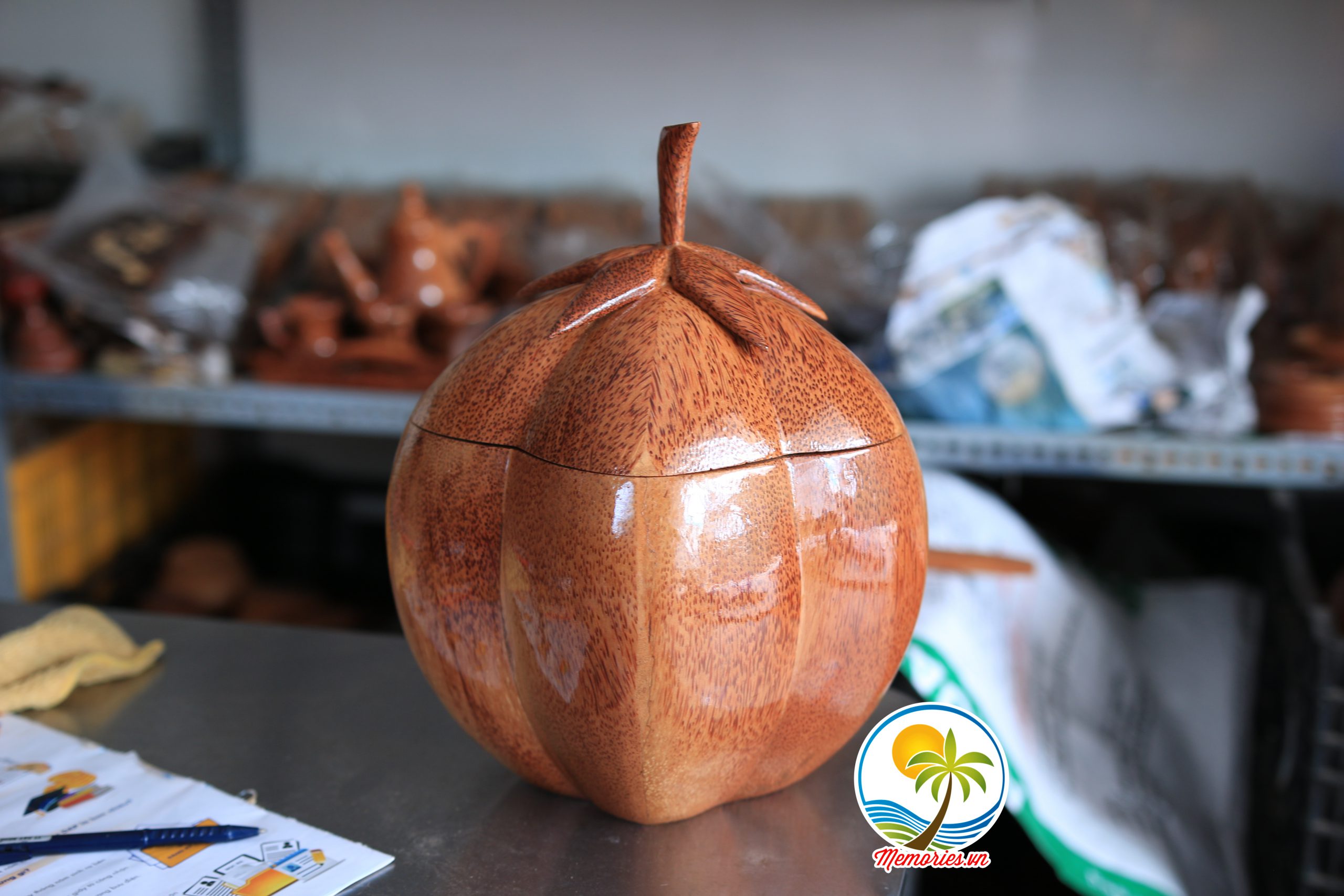 Vỏ Giữ Ấm Bình Trà Bằng Gỗ Dừa Hình Trái Khế