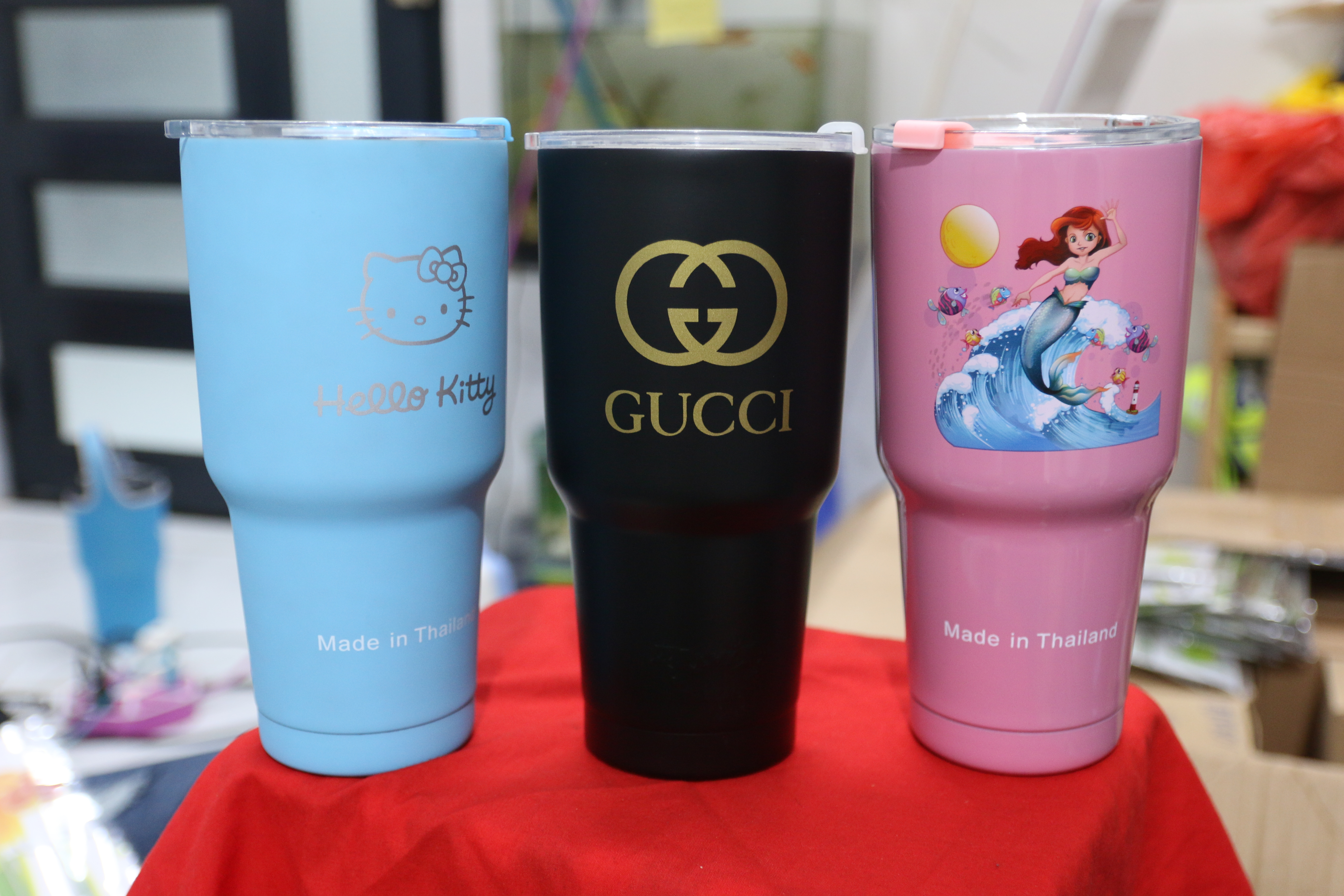Ly giữ nhiệt Yeti Thái Lan 900ml, micky, doraemon, đội bóng, Cucci, Totoro, Apple, nàng tiên cá, MU, Chealsea, Minion, Captain Bình cách nhiệt