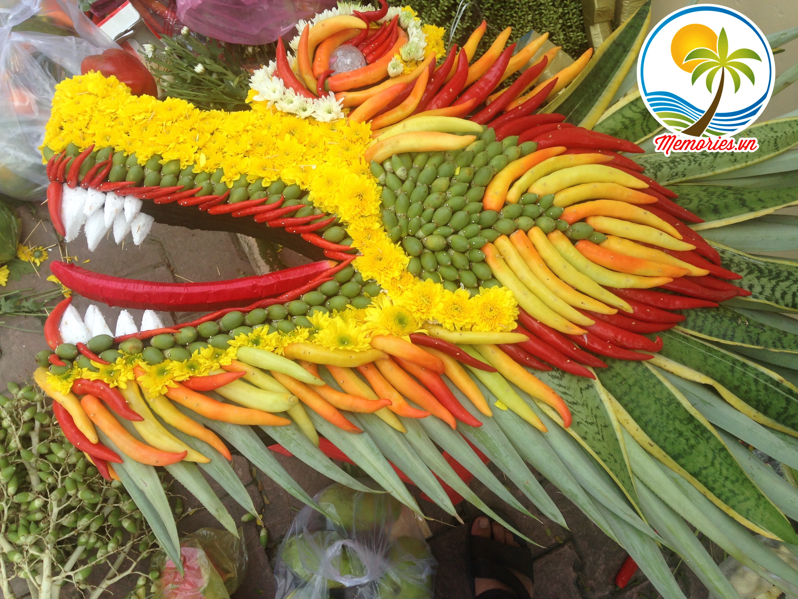 Cổng rồng phụng bằng lá dừa