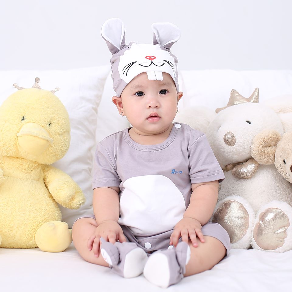 Quần Áo Body Chuột Xám Cho Bé Từ 4-15kg - Dòng Cotton Cao Cấp 4 Chiều (Kèm Nón + Vớ)