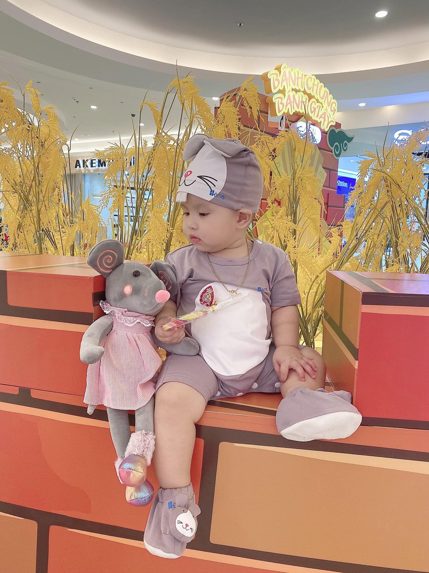 Quần Áo Body Chuột Xám Cho Bé Từ 4-15kg - Dòng Cotton Cao Cấp 4 Chiều (Kèm Nón + Vớ)