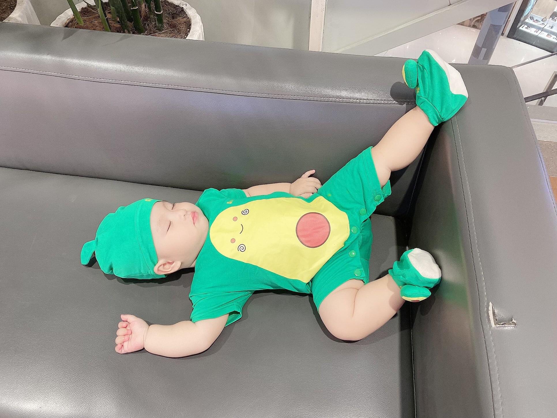 Quần Áo Body Quả Bơ Cho Bé Từ 4-15kg - Dòng Cotton Cao Cấp 4 Chiều (Kèm Nón + Vớ)